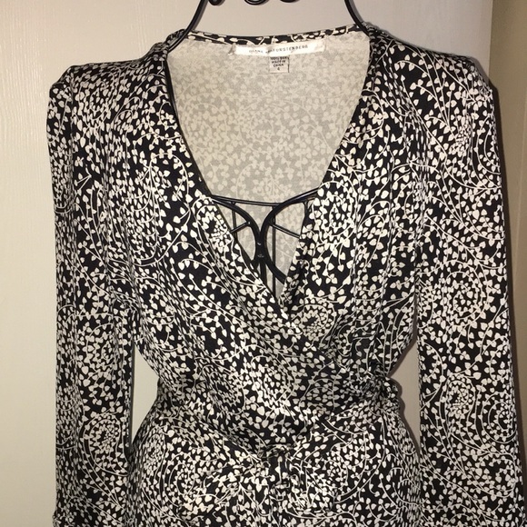 Diane Von Furstenberg Dresses & Skirts - Diane vonFurstenberg Silk Wrap Dress